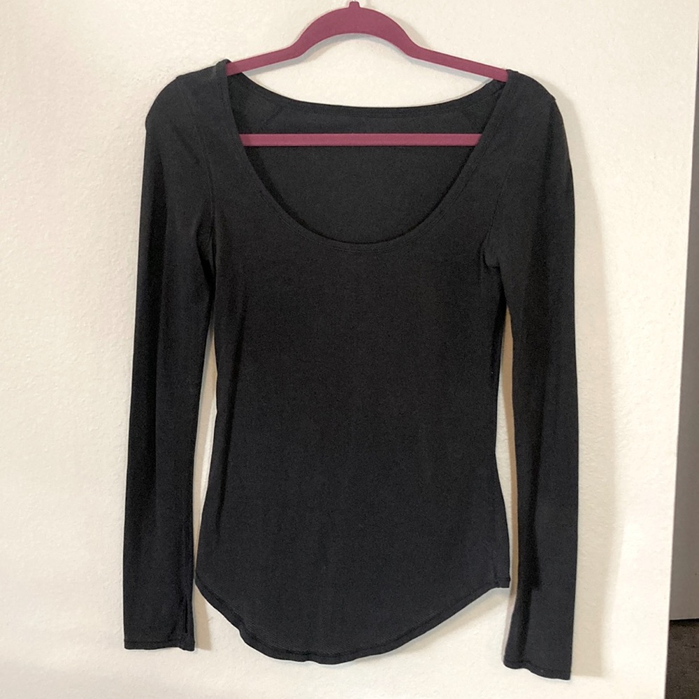 Lululemon black long sleeve